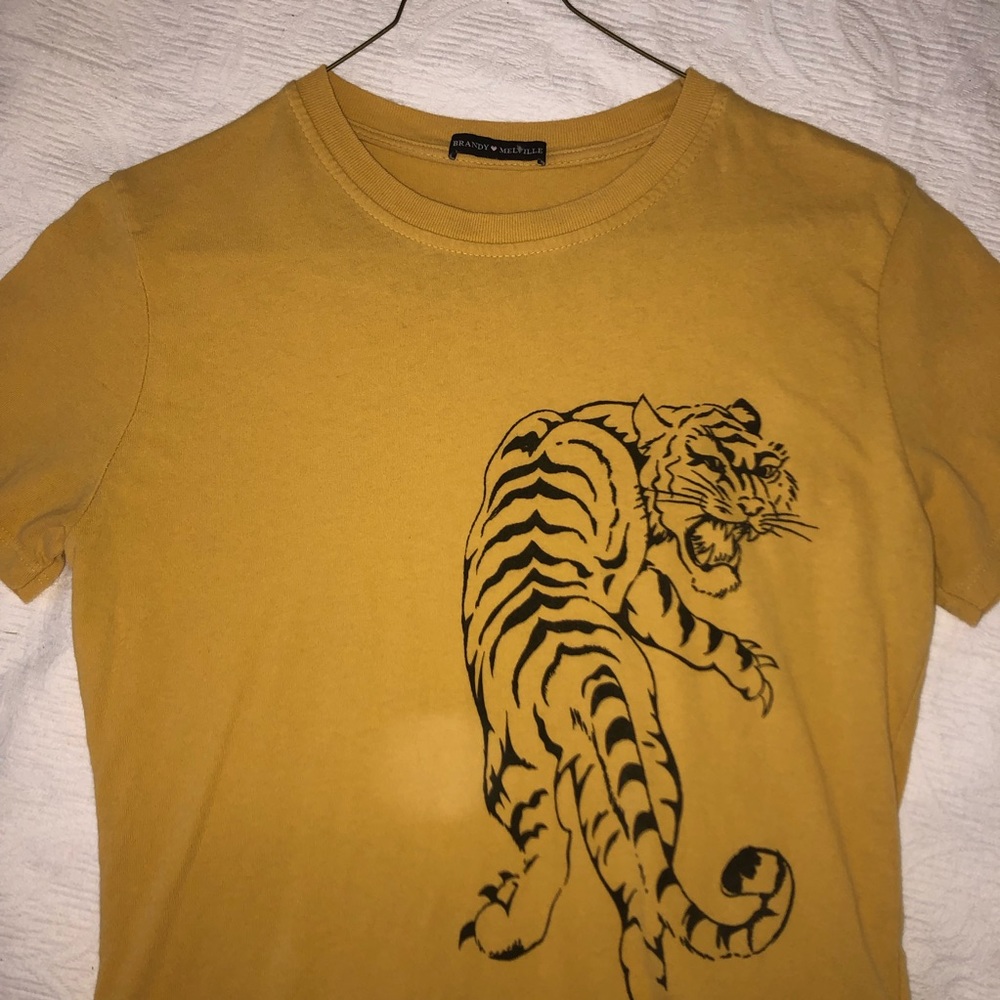 BRANDY MELVILLE Tiger Shirt